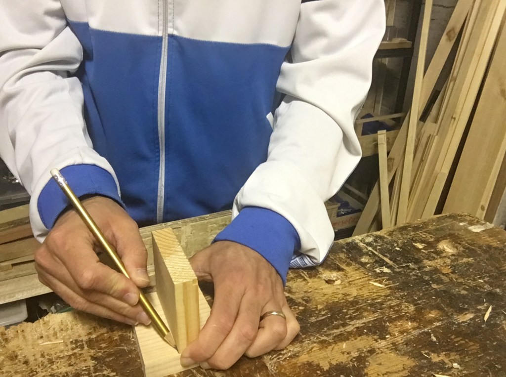 Gli incastri. Come fare l’incastro dente e canale / The joints. How to make a housing dado&nbsp;joint.