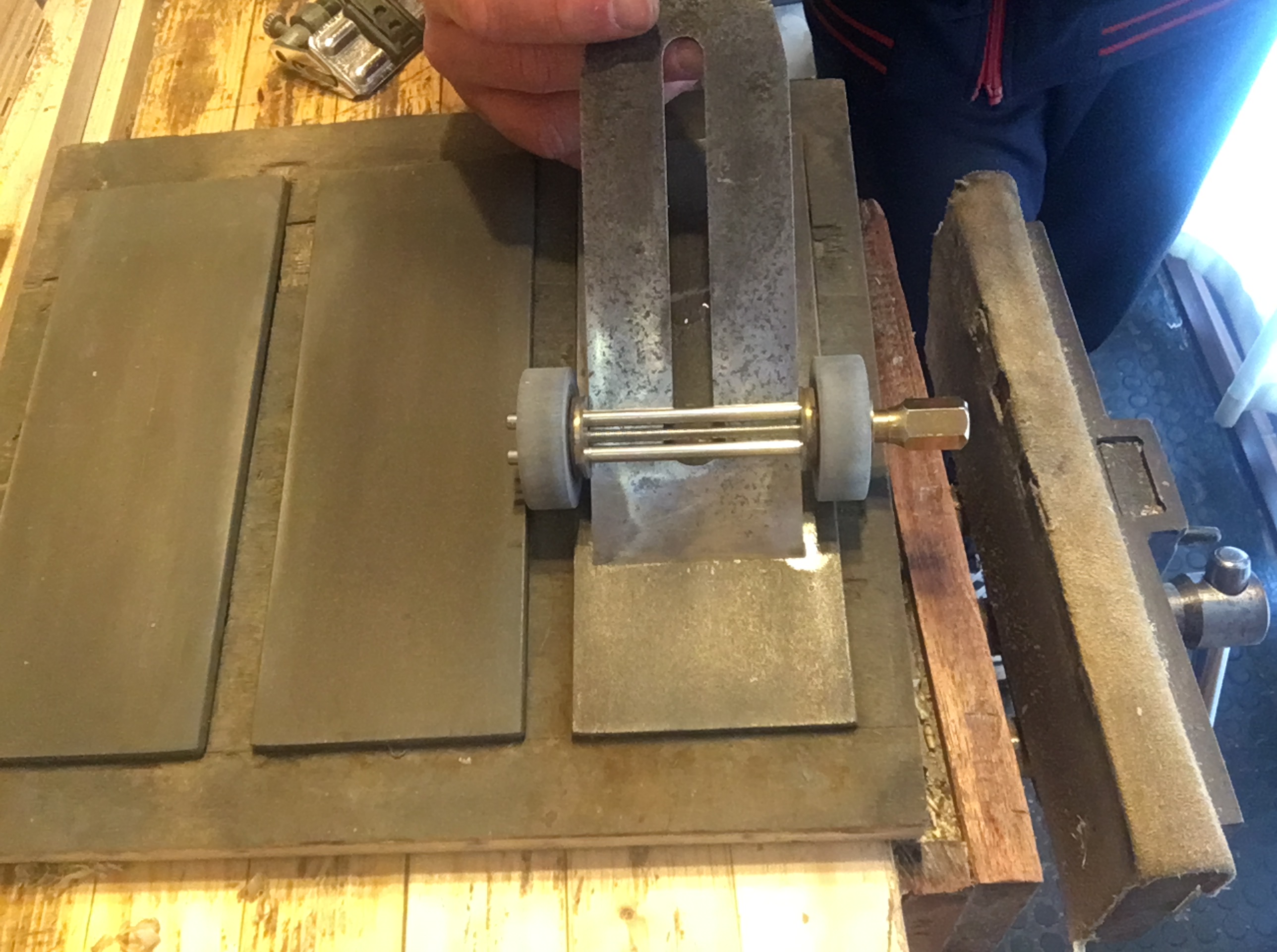 1FBB1264-743C-4C3A-A433-FA1DDB1DD2DB