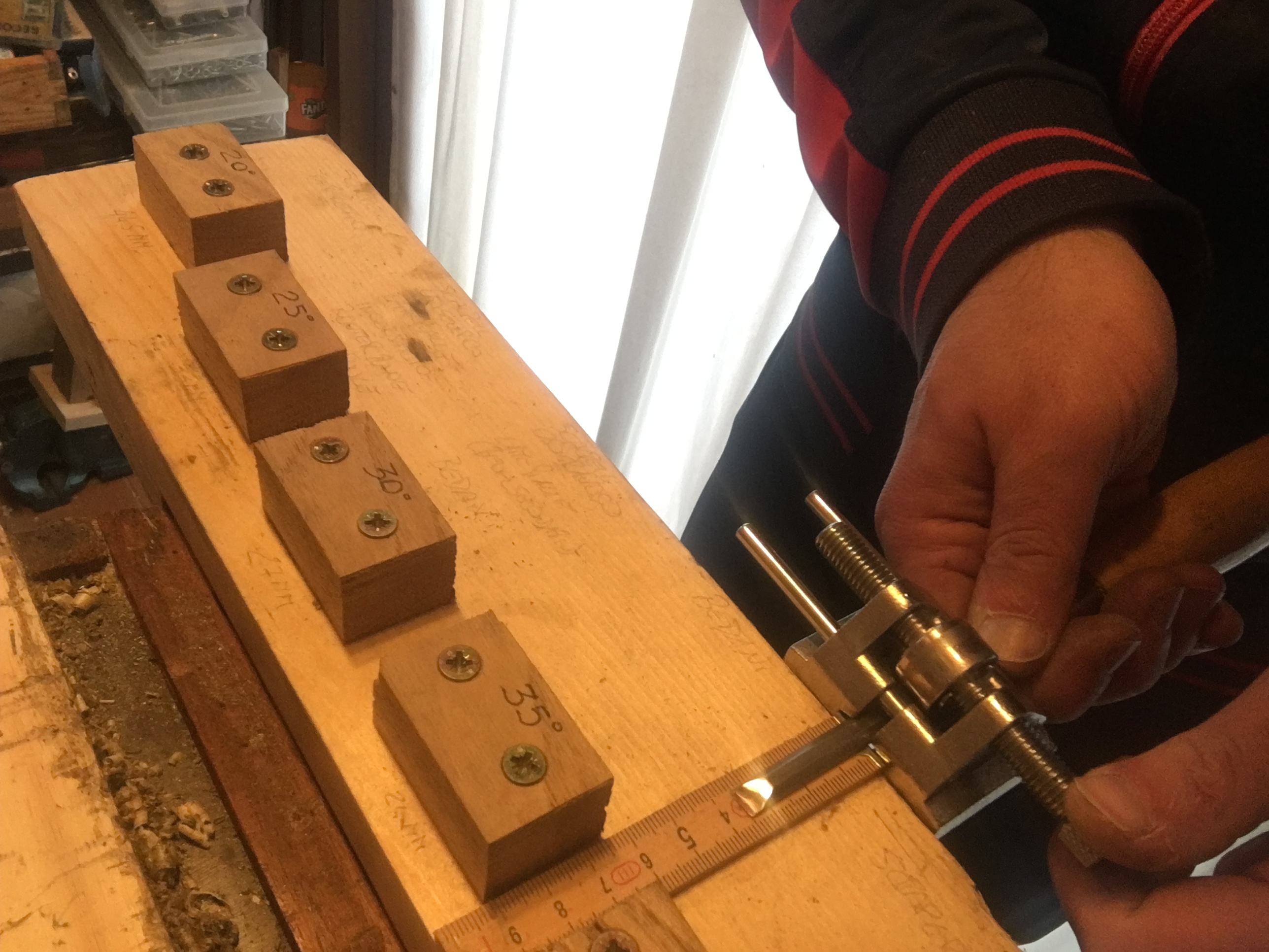 89EBDD68-78F9-4943-8657-21BA22A11B22