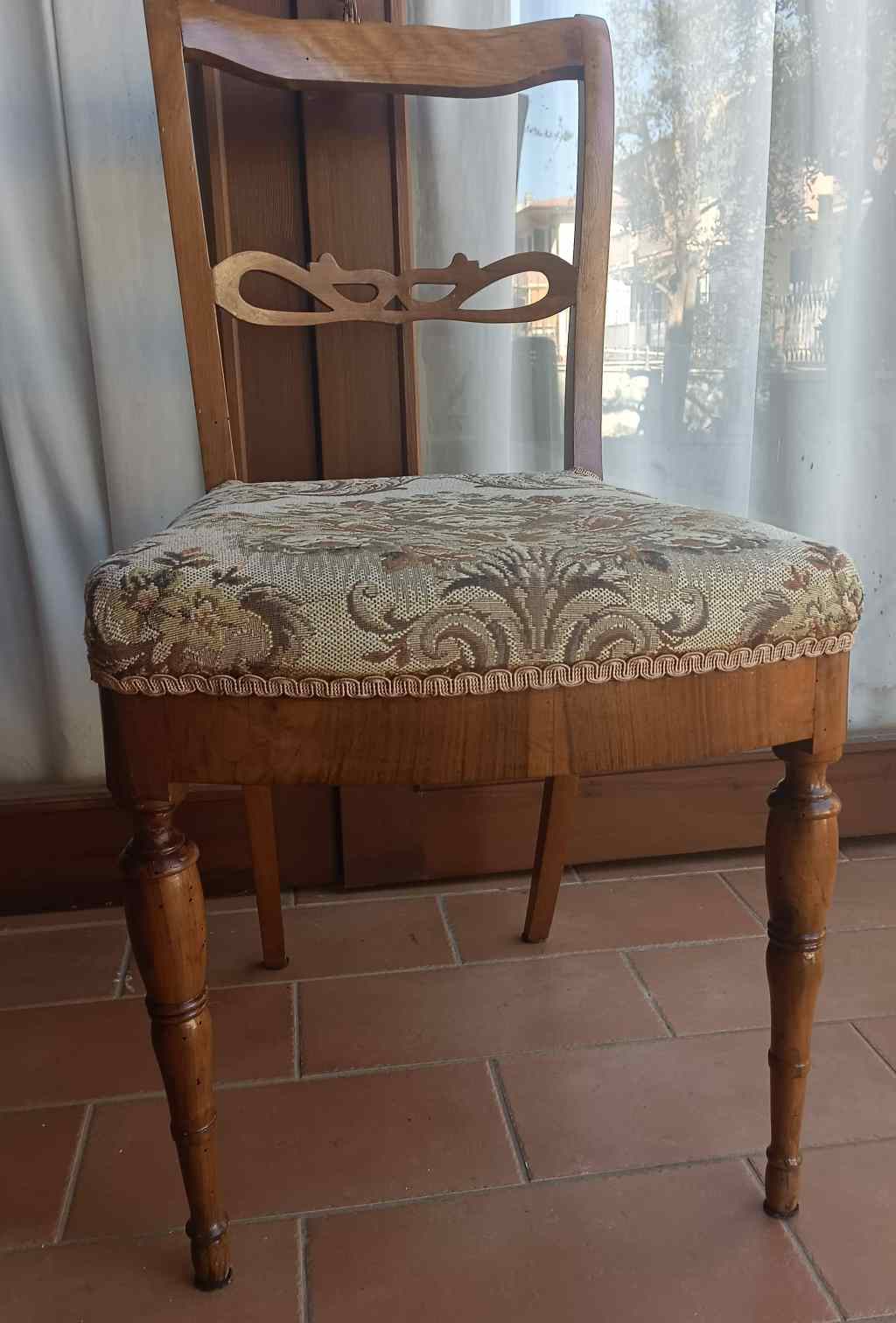 sedia legno gamba riparata
